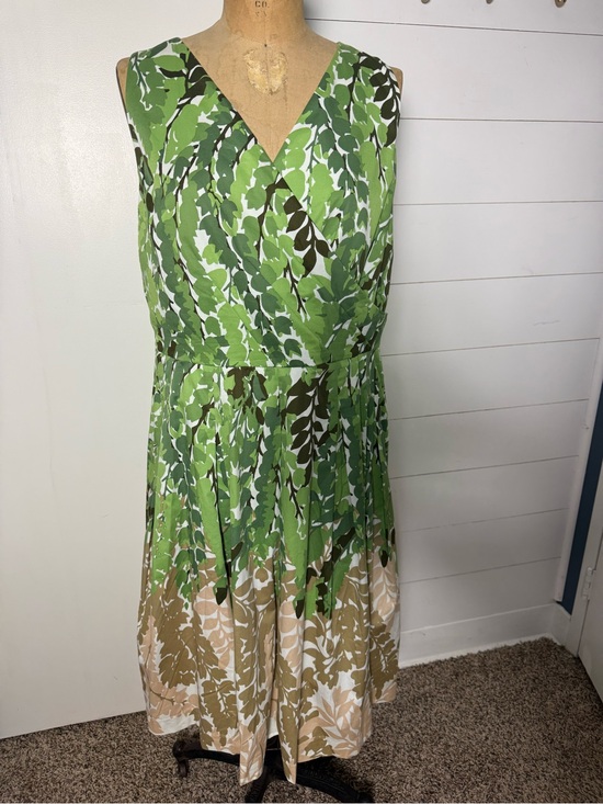 Talbots Dresses & Skirts - Talbots Sleeveless Green Leaf Print V-Neck Dress
